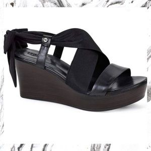 Ugg Australia Sedona Sandal - Like New!